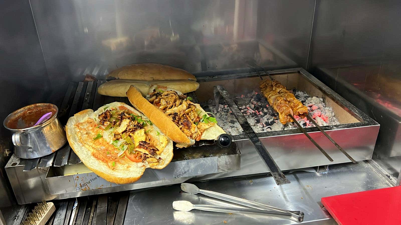 Kale Kardeşler Restoran Pide Çorba Izgara Sulu Yemek